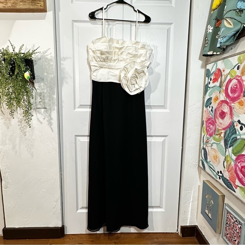 Max & Cleo Cream & Black Ruffled Floral Appliqué Maxi Cocktail Dress Size 12